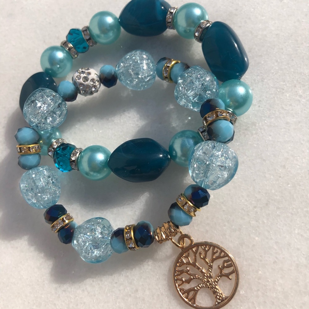 Beautiful lightweight blue beaded bracelets.  Fun and pretty bracelets. - Picture 2 of 9